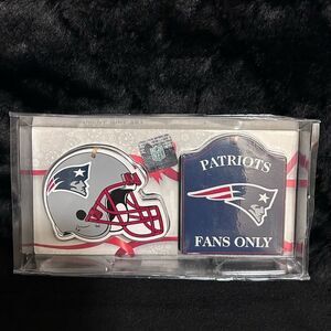 2016~NFL Patriots 2 Pc Wooden Ornament Set